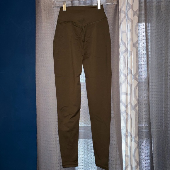 YoungLA Seamless Leggings - Picture 2 of 5